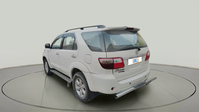 2011 Toyota Fortuner 3.0 4X4 MT, Diesel, Manual, 2,35,278 km, exterior