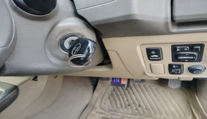 2011 Toyota Fortuner 3.0 4X4 MT, Diesel, Manual, 2,35,278 km, interior