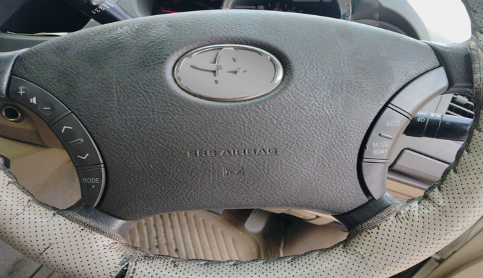 2011 Toyota Fortuner 3.0 4X4 MT, Diesel, Manual, 2,35,278 km, interior