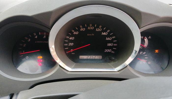 2011 Toyota Fortuner 3.0 4X4 MT, Diesel, Manual, 2,35,278 km, interior