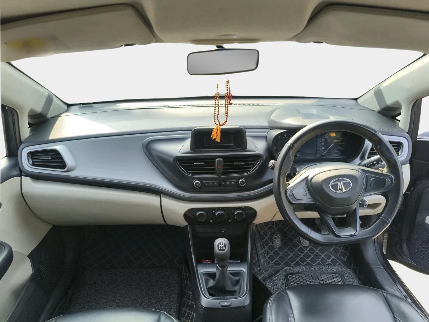 2021 Tata ALTROZ XE DIESEL, Diesel, Manual, 1,05,051 km, interior