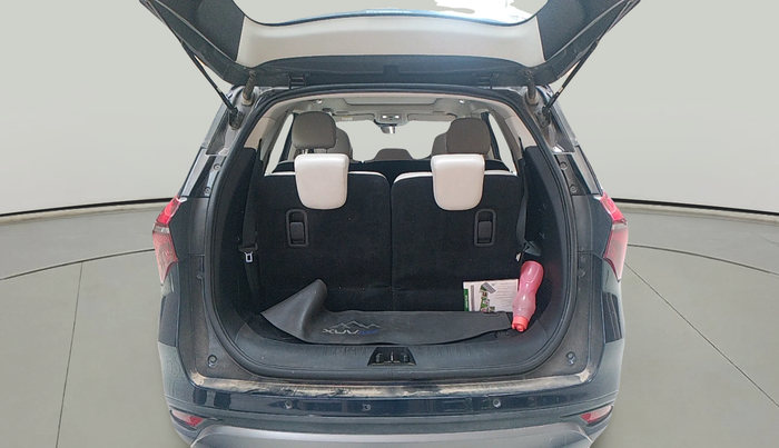 2023 Mahindra XUV700 AX7 Luxury Pack Diesel MT 7 STR, Diesel, Manual, 44,730 km, exterior