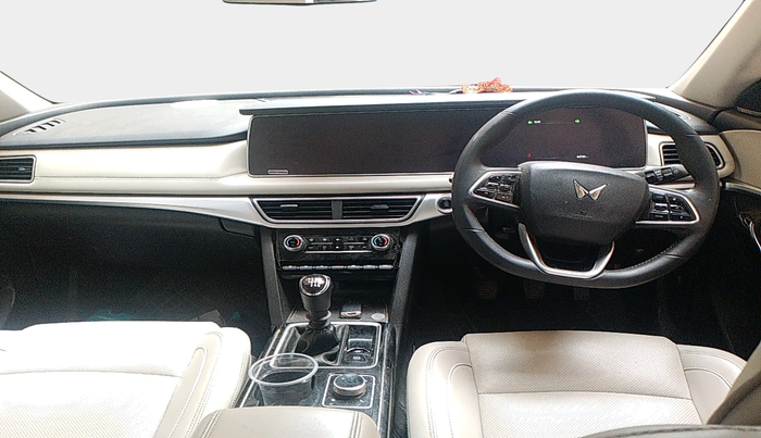 2023 Mahindra XUV700 AX7 Luxury Pack Diesel MT 7 STR, Diesel, Manual, 44,730 km, interior