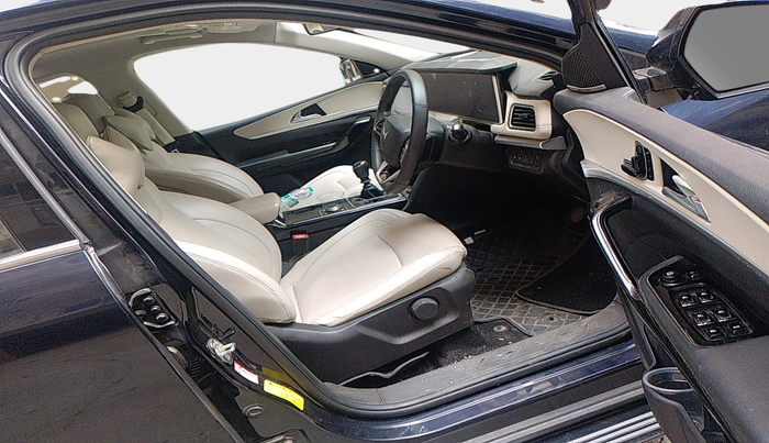 2023 Mahindra XUV700 AX7 Luxury Pack Diesel MT 7 STR, Diesel, Manual, 44,730 km, interior