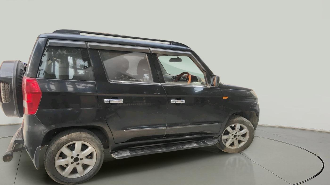 2017 Mahindra TUV300 T8 AMT, Diesel, Automatic, 86,818 km, exterior