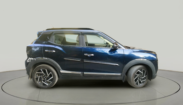 2024 Mahindra XUV 3XO AX7L 1.2 Petrol AT, Petrol, Automatic, 10,394 km, exterior