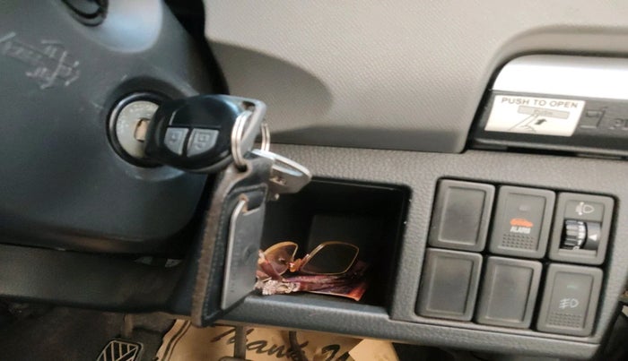 2011 Maruti Wagon R 1.0 VXI, Petrol, Manual, 50,335 km, interior