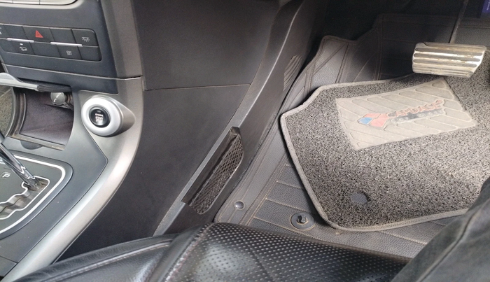 2017 Mahindra XUV500 W10 AT 1.99, Diesel, Automatic, 66,500 km, interior