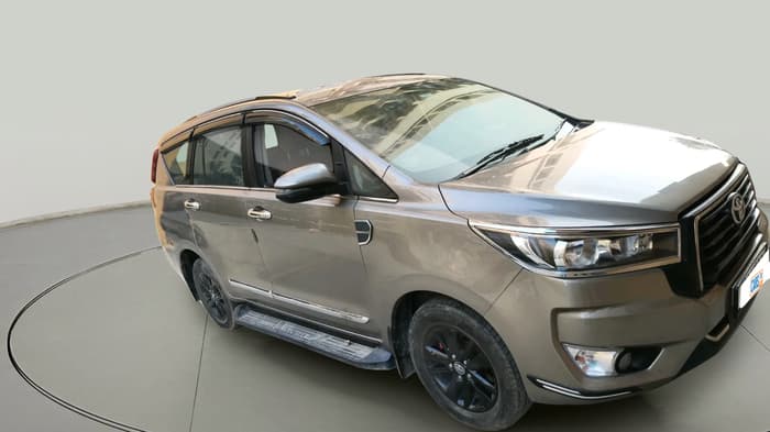 2017 Toyota Innova Crysta 2.7 GX AT 8 STR, Petrol, Automatic, 1,28,988 km, exterior