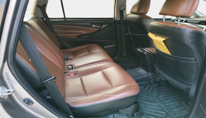 2017 Toyota Innova Crysta 2.7 GX AT 8 STR, Petrol, Automatic, 1,28,988 km, interior