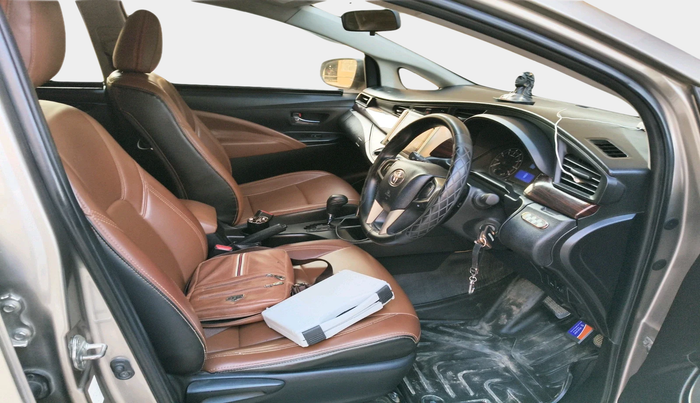 2017 Toyota Innova Crysta 2.7 GX AT 8 STR, Petrol, Automatic, 1,28,988 km, interior