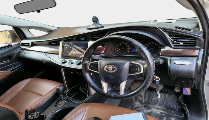 2017 Toyota Innova Crysta 2.7 GX AT 8 STR, Petrol, Automatic, 1,28,988 km, interior