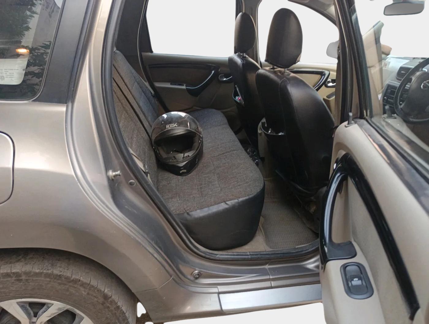 2015 Nissan Terrano XV D THP 110 PS, Diesel, Manual, 1,57,410 km, interior