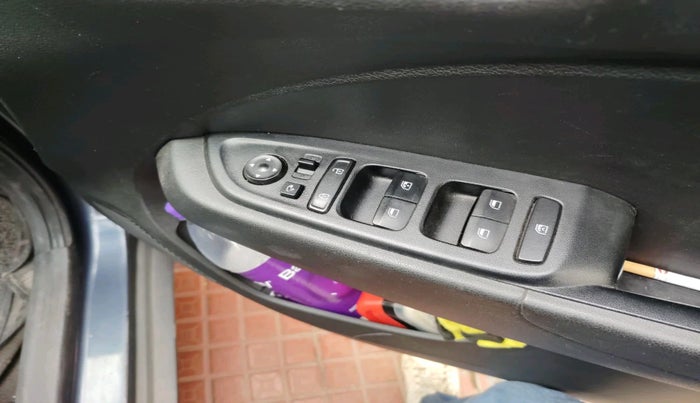 2019 Hyundai VENUE SX 1.4 CRDI, Diesel, Manual, 52,518 km, interior