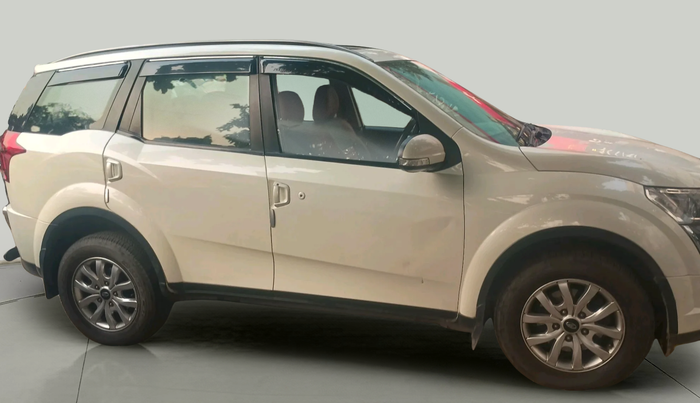 2018 Mahindra XUV500 W9 AT, Diesel, Automatic, 90,194 km, exterior