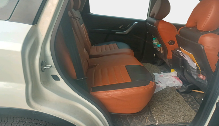 2018 Mahindra XUV500 W9 AT, Diesel, Automatic, 90,194 km, interior