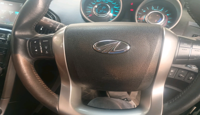 2018 Mahindra XUV500 W9 AT, Diesel, Automatic, 90,194 km, interior