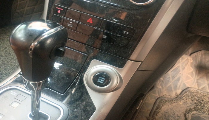 2018 Mahindra XUV500 W9 AT, Diesel, Automatic, 90,194 km, interior