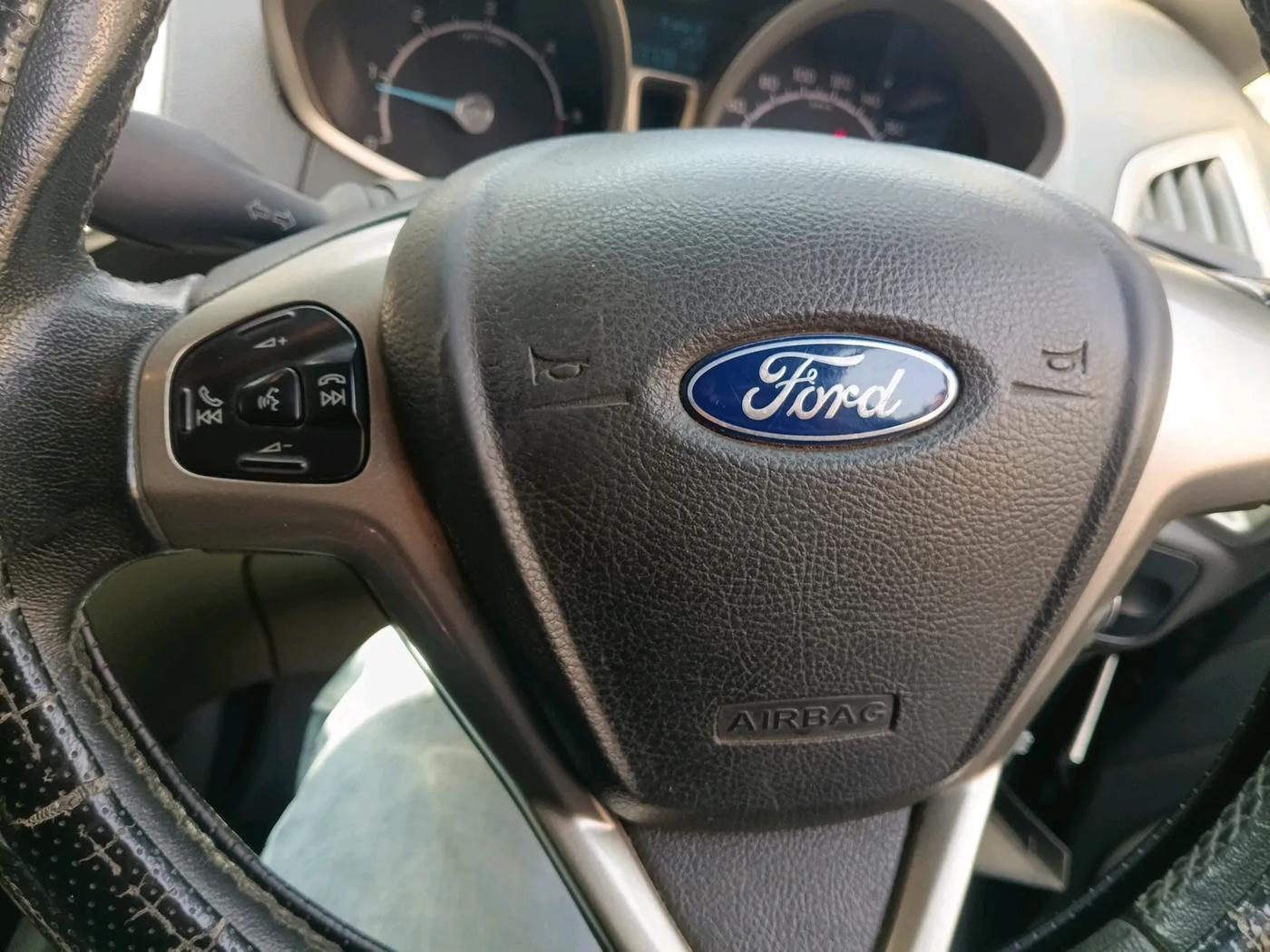 2015 Ford Ecosport TITANIUM 1.5L DIESEL, Diesel, Manual, 1,74,000 km, interior