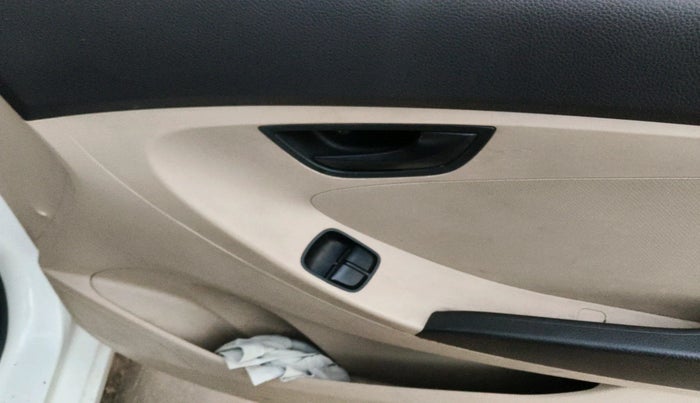 2014 Hyundai Eon ERA + LPG, Petrol, Manual, 1,29,030 km, interior