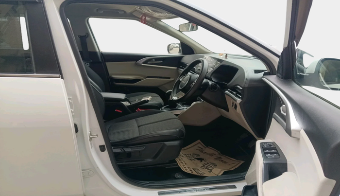 2022 KIA CARENS PRESTIGE PLUS 1.4 PETROL 7 STR, Petrol, Manual, 37,614 km, interior