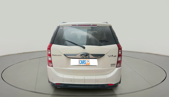 2016 Mahindra XUV500 W10 AT, Diesel, Automatic, 2,05,413 km, exterior