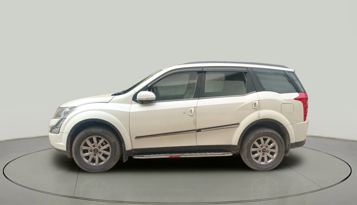 2016 Mahindra XUV500 W10 AT, Diesel, Automatic, 2,05,413 km, exterior