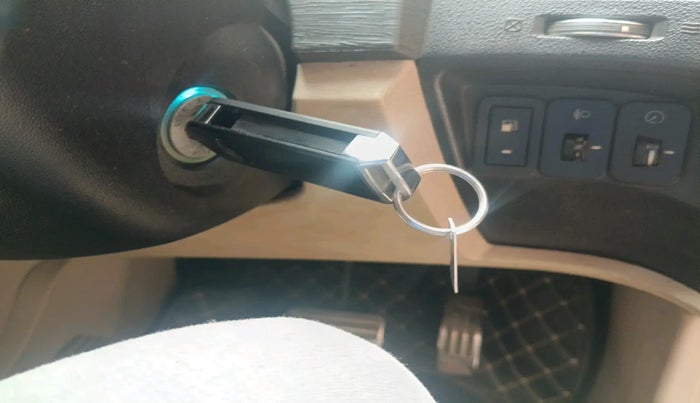 2016 Mahindra XUV500 W10 AT, Diesel, Automatic, 2,05,413 km, interior