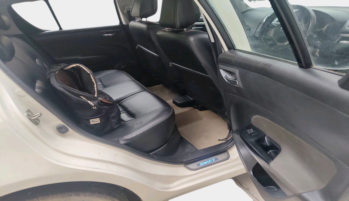 2016 Maruti Swift VXI, Petrol, Manual, 1,50,586 km, interior