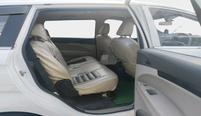 2019 Mahindra MARAZZO M2 8 STR, Diesel, Manual, 1,76,639 km, interior