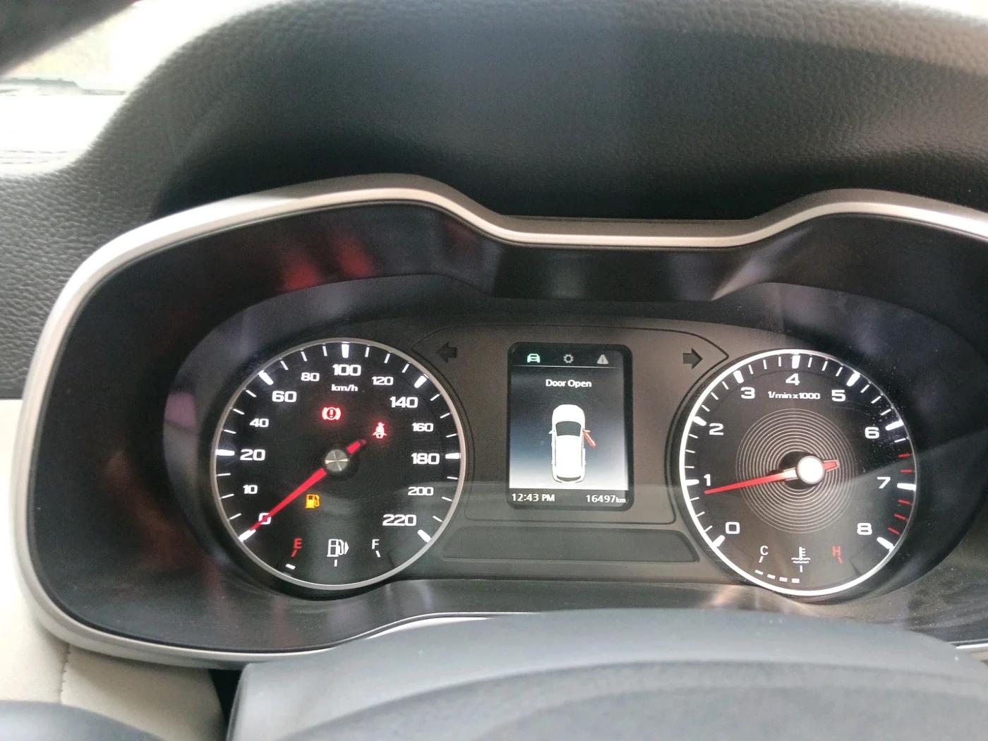 2023 MG ASTOR STYLE 1.5 MT, Petrol, Manual, 16,497 km, interior