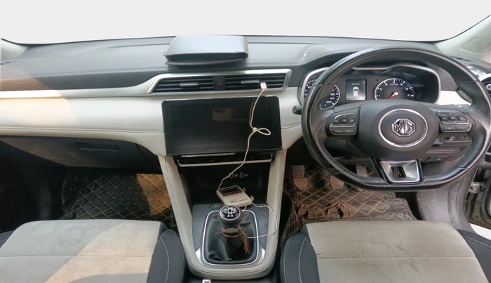 2023 MG ASTOR STYLE 1.5 MT, Petrol, Manual, 16,497 km, interior