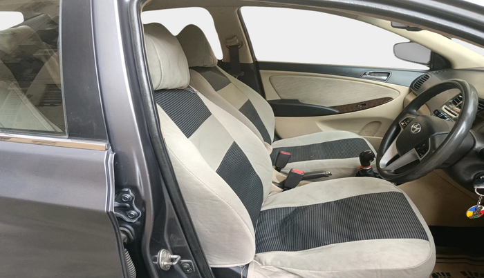 2013 Hyundai Verna FLUIDIC 1.6 VTVT SX, Petrol, Manual, 1,33,000 km, interior
