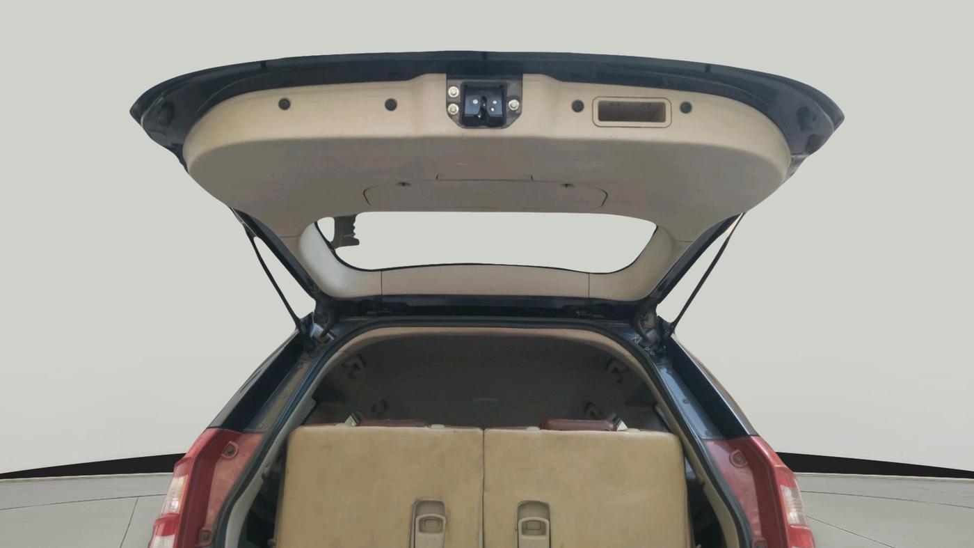 2016 Mahindra XUV500 W6 AT, Diesel, Automatic, 85,332 km, exterior