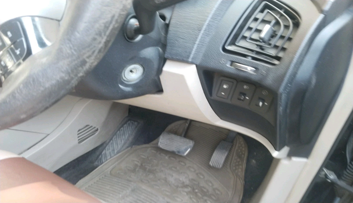 2016 Mahindra XUV500 W6 AT, Diesel, Automatic, 85,332 km, interior