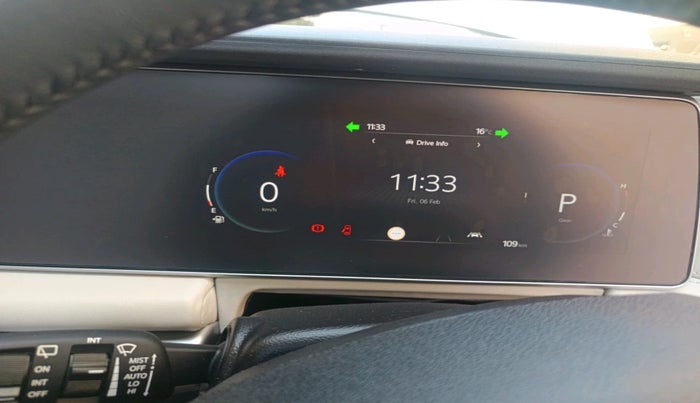 2025 Mahindra XUV700 AX 7 LUXURY P AT 7 STR, Petrol, Automatic, 109 km, interior