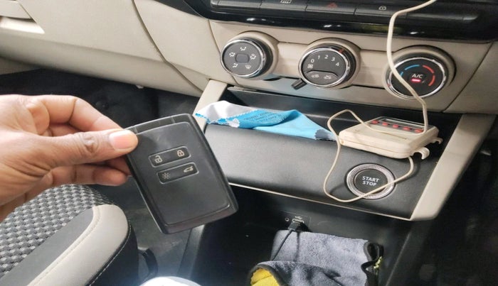 2020 Renault TRIBER RXZ, Petrol, Manual, 69,932 km, interior