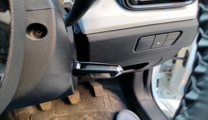 2022 Tata PUNCH PURE MT, Petrol, Manual, 10,845 km, interior