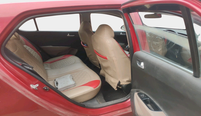 2017 Hyundai Grand i10 SPORTZ 1.1 CRDI, Diesel, Manual, 1,04,073 km, interior