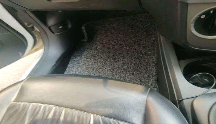 2012 Ford Figo LXI 1.2 PETROL, Petrol, Manual, 85,963 km, interior