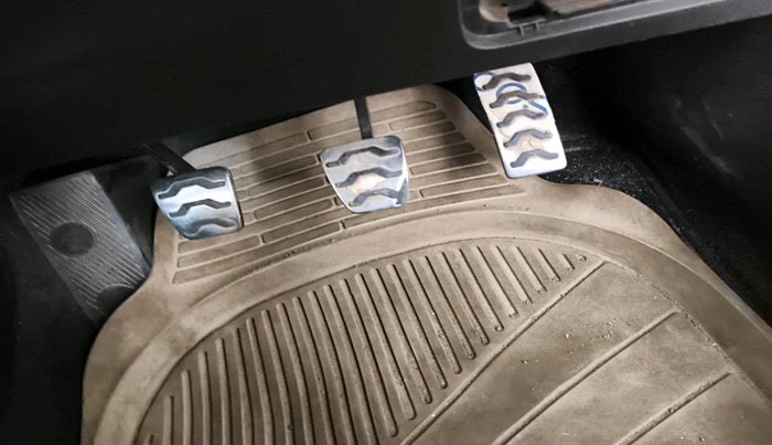 2015 Hyundai i20 Active 1.2 BASE, Petrol, Manual, 2,00,492 km, interior