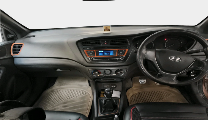 2015 Hyundai i20 Active 1.2 BASE, Petrol, Manual, 2,00,492 km, interior