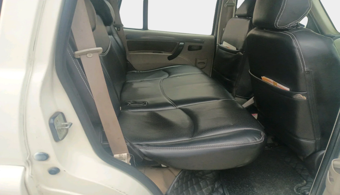 2017 Mahindra Scorpio S4 PLUS 1.99 INTELLI-HYBRID, Diesel, Manual, 1,80,182 km, interior