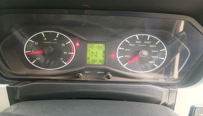 2017 Mahindra Scorpio S4 PLUS 1.99 INTELLI-HYBRID, Diesel, Manual, 1,80,182 km, interior