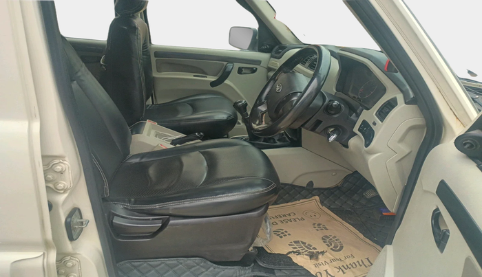 2017 Mahindra Scorpio S4 PLUS 1.99 INTELLI-HYBRID, Diesel, Manual, 1,80,182 km, interior