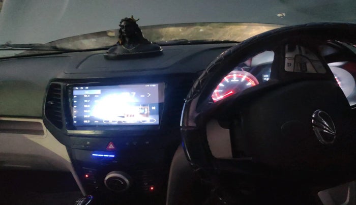 2021 Mahindra XUV300 W6 1.2 PETROL, Petrol, Manual, 1,09,729 km, interior