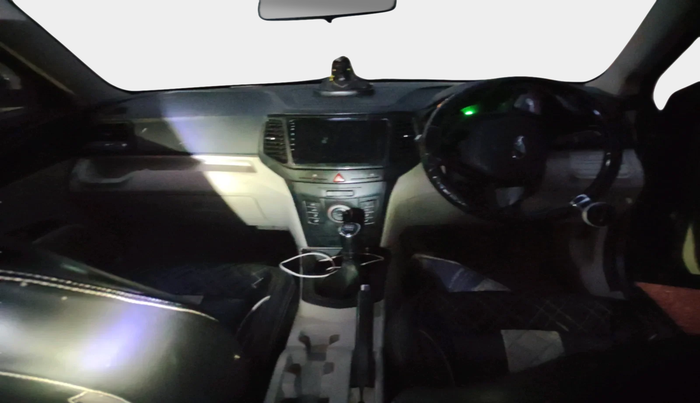 2021 Mahindra XUV300 W6 1.2 PETROL, Petrol, Manual, 1,09,729 km, interior