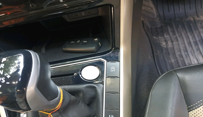 2023 Volkswagen VIRTUS TOPLINE TSI 1.0 AT, Petrol, Automatic, 45,489 km, interior