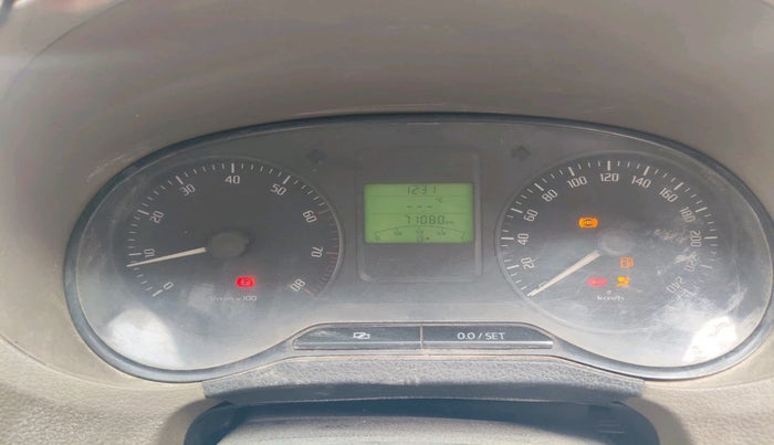 2011 Skoda Rapid AMBITION 1.6 MPI MT, Petrol, Manual, 71,080 km, interior