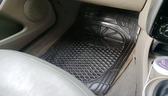 2016 Nissan Terrano XL (D), Diesel, Manual, 1,21,391 km, interior